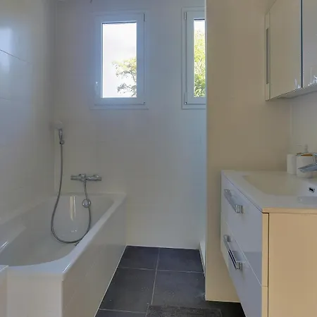 Arthur - Appt Pour 6 Avec Jardin Partage Bruz